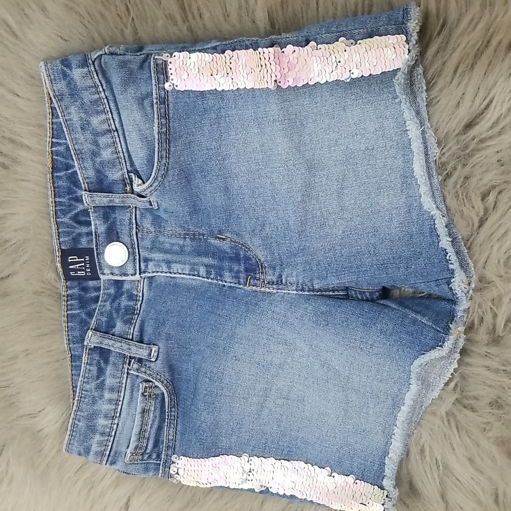 Gap shorts